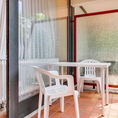 Am Seeufer In Hahnenkle